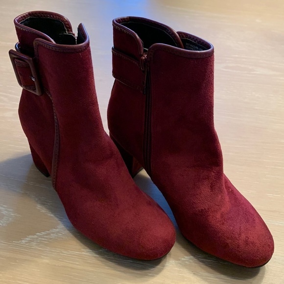 White Mountain Faux Suede Booties beautiful wine color & excellent condition - Picture 1 of 8